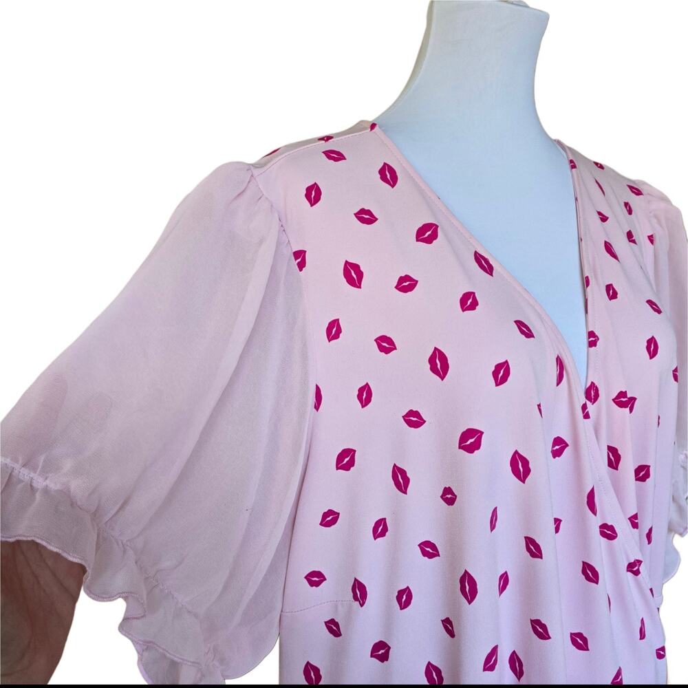 Torrid Lip Print Surplice Top Plus Size 4x Pink Stretch Studio Knit Puff Sleeve